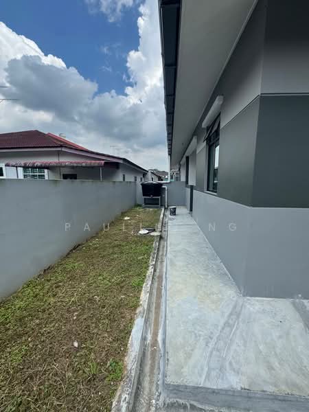 Rumah Berkembar untuk Dijual di Kelapa Sawit (Kulai) - Pauline Ng - Exterior - PropertyGuru.com.my