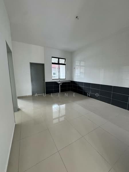 Rumah Berkembar untuk Dijual di Kelapa Sawit (Kulai) - Pauline Ng - Kitchen - PropertyGuru.com.my