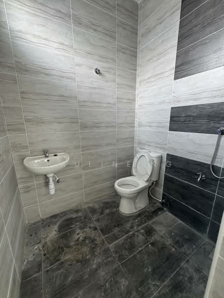 Rumah Berkembar untuk Dijual di Kelapa Sawit (Kulai) - Pauline Ng - Bathroom - PropertyGuru.com.my