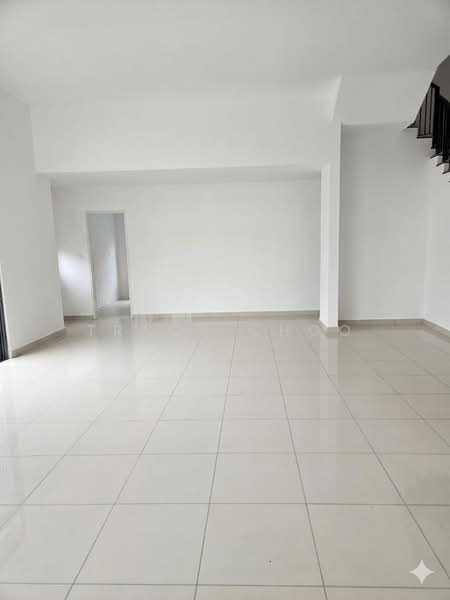 Rumah Berkembar untuk Dijual di Kota Kemuning (Shah Alam) - Tracy Choo - Living Room - PropertyGuru.com.my