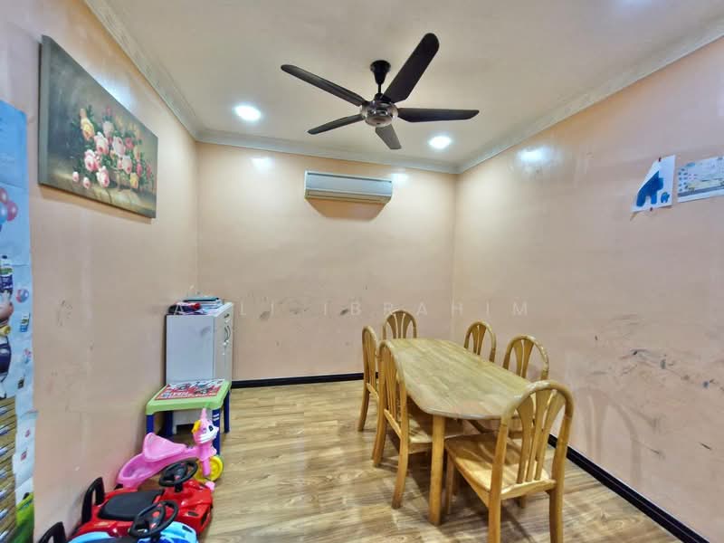 Rumah Teres 2 Tingkat untuk Dijual di Taman Sri Cheras (Cheras) - Azli Ibrahim - Dining Room - PropertyGuru.com.my