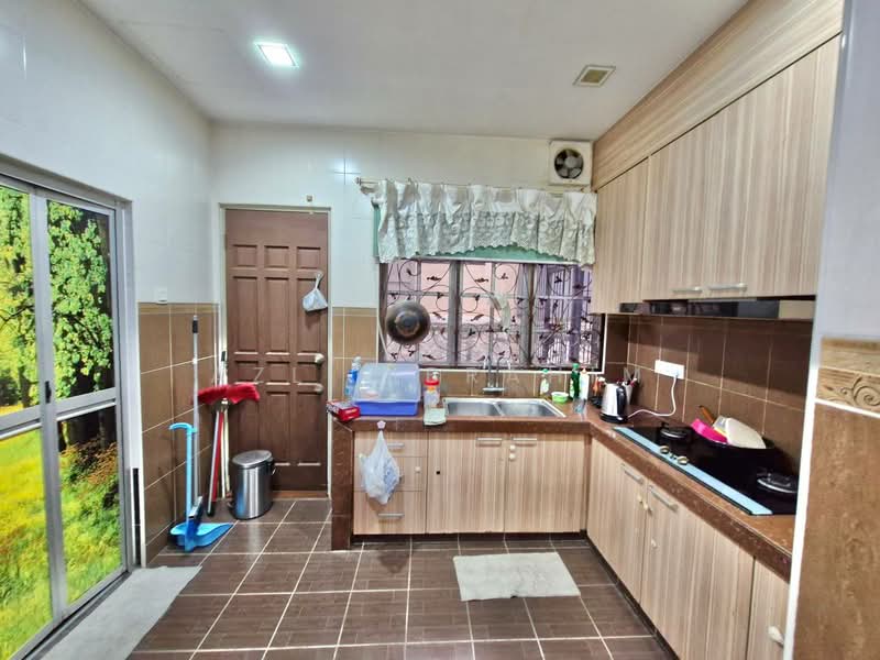 Rumah Teres 2 Tingkat untuk Dijual di Taman Sri Cheras (Cheras) - Azli Ibrahim - Kitchen - PropertyGuru.com.my
