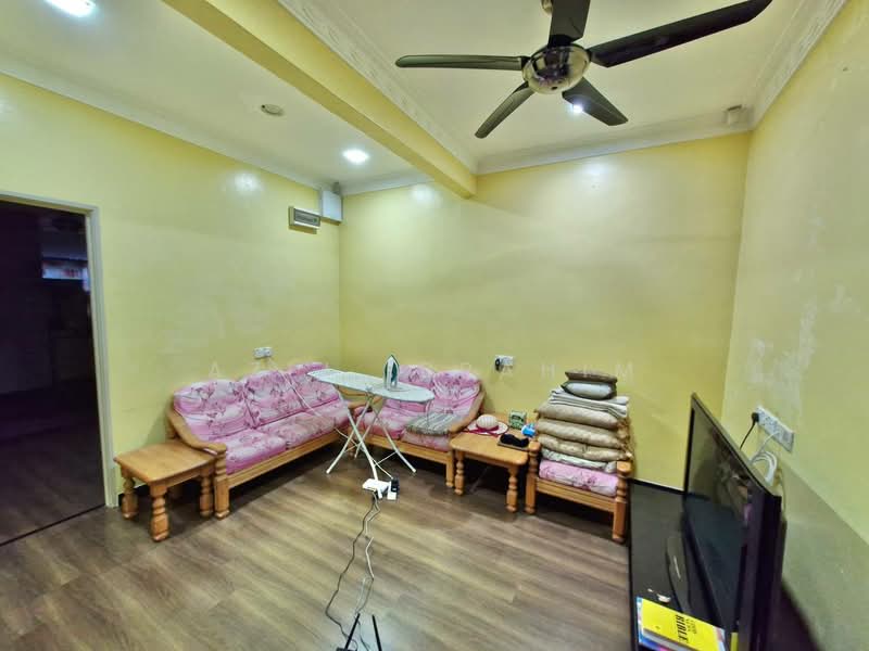 Rumah Teres 2 Tingkat untuk Dijual di Taman Sri Cheras (Cheras) - Azli Ibrahim - Living Room - PropertyGuru.com.my