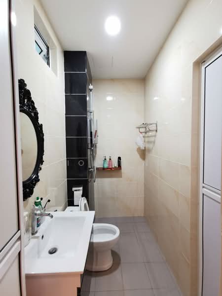 Service Residence for Rent at D'carlton (Residensi Seri Mega) - Violet Ng - Bathroom - PropertyGuru.com.my