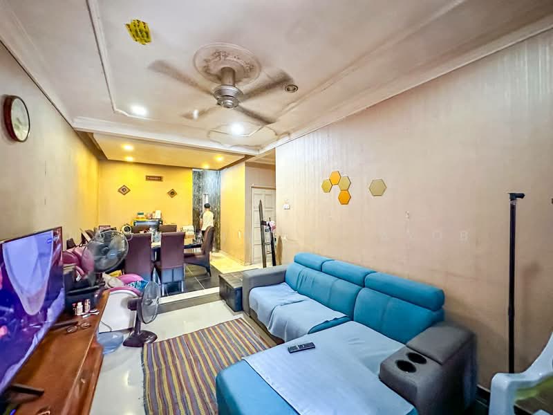 Rumah Teres 1 Tingkat untuk Dijual di Seksyen 2 (Bangi) - Noor Aini Bt Ayob - Living Room - PropertyGuru.com.my