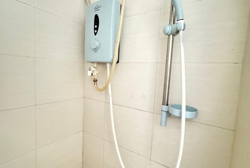 Service Residence for Sale at Platinum Lake PV 21 - Ron Yap - Bathroom - PropertyGuru.com.my