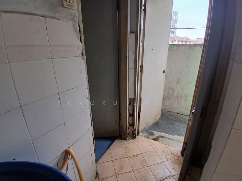 Rumah Flat untuk Dijual di Flat PKNS Section 7 - Tengku Zairi - PropertyGuru.com.my