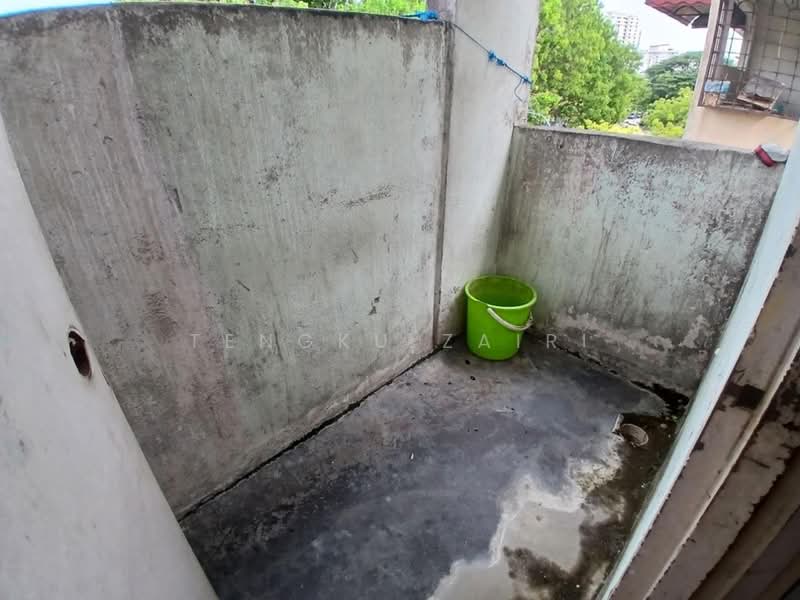 Rumah Flat untuk Dijual di Flat PKNS Section 7 - Tengku Zairi - PropertyGuru.com.my