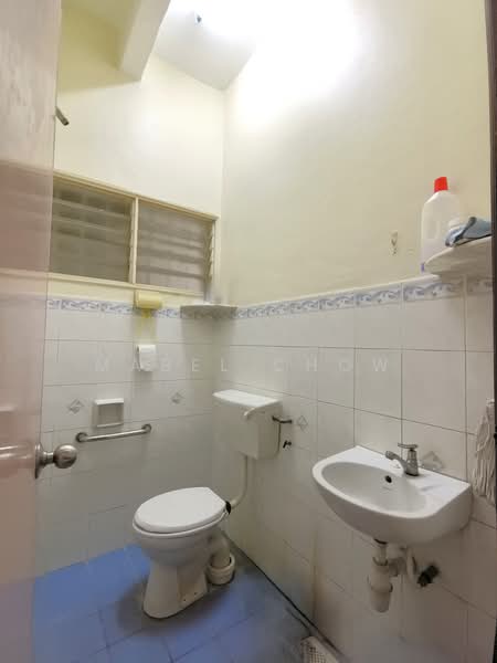 Rumah Teres 2 Tingkat untuk Dijual di Pusat Bandar Puchong (Puchong) - Mabel Chow - Bathroom - PropertyGuru.com.my