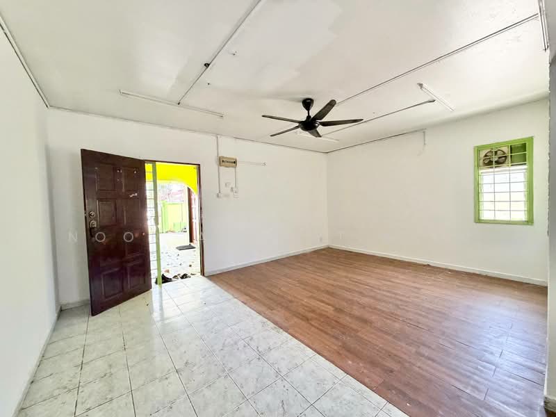 Rumah Teres 2 Tingkat untuk Dijual di Seksyen 19 (Shah Alam) - Noor Aini Bt Ayob - Entrance - PropertyGuru.com.my