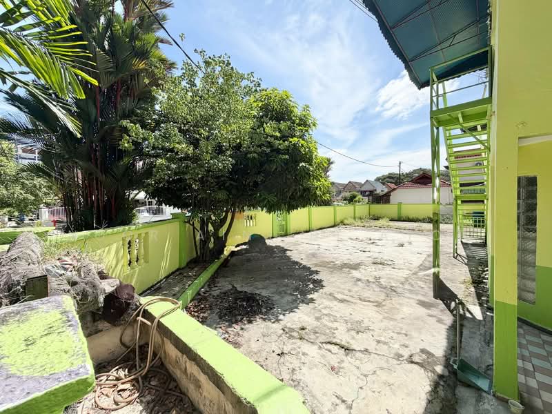 Rumah Teres 2 Tingkat untuk Dijual di Seksyen 19 (Shah Alam) - Noor Aini Bt Ayob - Exterior - PropertyGuru.com.my
