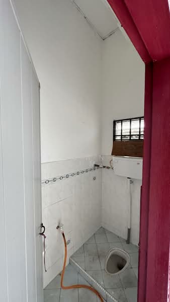 1-storey Terraced House for Sale in Taman Desa (Kulai) - Yvonne Lim - Bathroom - PropertyGuru.com.my