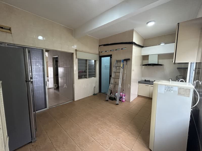 2-storey Terraced House for Sale in TAMAN PUCHONG UTAMA (Puchong) - Danny Pang - Kitchen - PropertyGuru.com.my