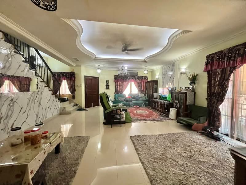 Semi-Detached House for Sale in Taman Taming Maju (Cheras) - Azli Ibrahim - Living Room - PropertyGuru.com.my