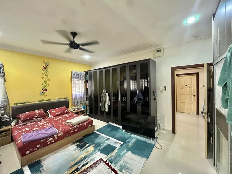 Semi-Detached House for Sale in Taman Taming Maju (Cheras) - Azli Ibrahim - Bedroom - PropertyGuru.com.my