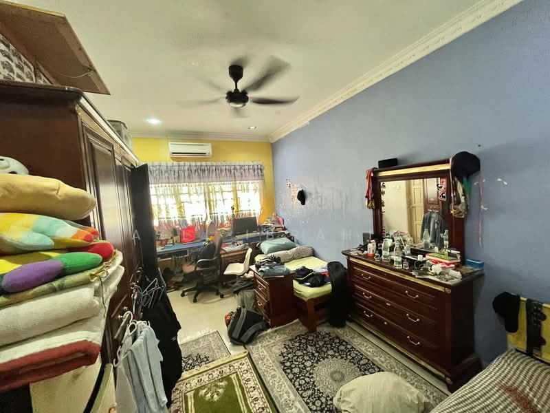 Semi-Detached House for Sale in Taman Taming Maju (Cheras) - Azli Ibrahim - Bedroom - PropertyGuru.com.my