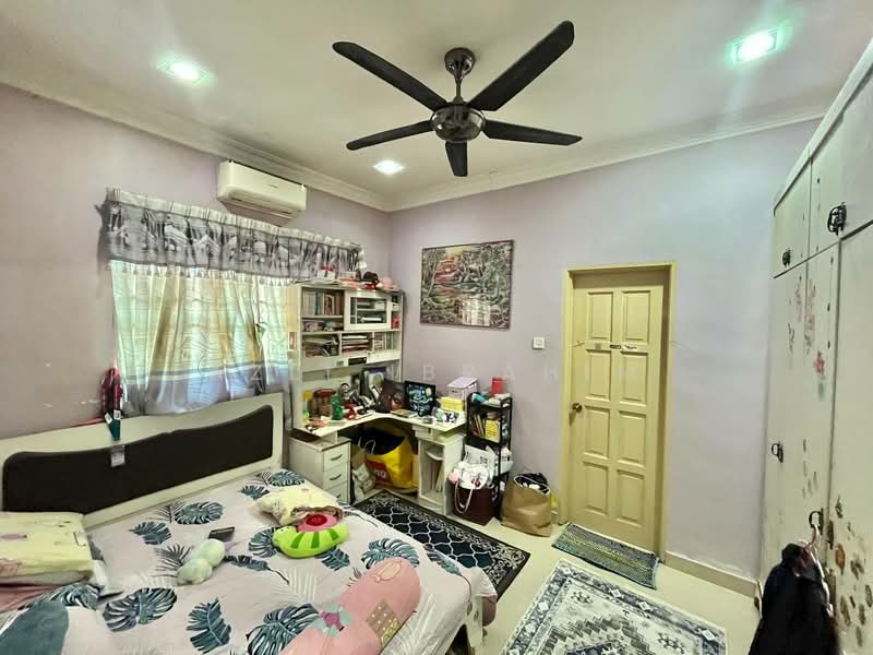 Semi-Detached House for Sale in Taman Taming Maju (Cheras) - Azli Ibrahim - Bedroom - PropertyGuru.com.my