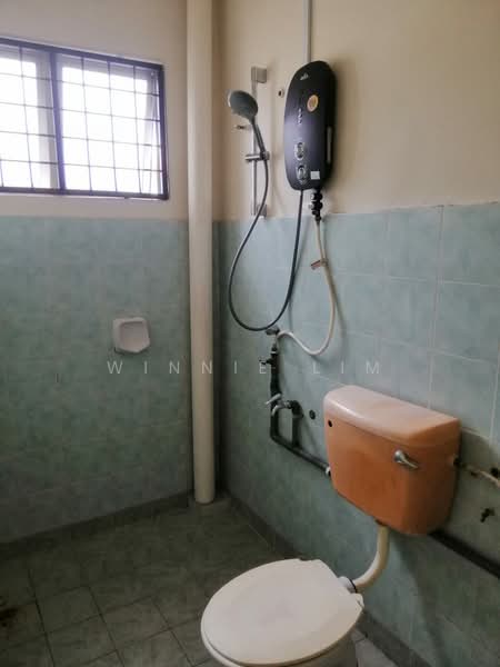 Rumah Teres 2 Tingkat untuk Dijual di Seri Kembangan (Selangor) - Winnie Lim - Bathroom - PropertyGuru.com.my