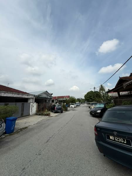 Rumah Teres untuk Dijual di Bandar Baru Sungai Buloh (Sungai Buloh) - Kew . - Exterior - PropertyGuru.com.my