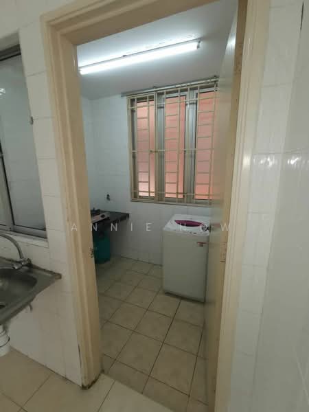 Condominium for Sale at Platinum Hill PV 6 - Annie How - Kitchen - PropertyGuru.com.my