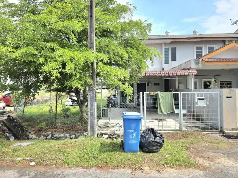 2-storey Terraced House for Sale in Seksyen 17 (Shah Alam) - Azli Ibrahim - Exterior - PropertyGuru.com.my