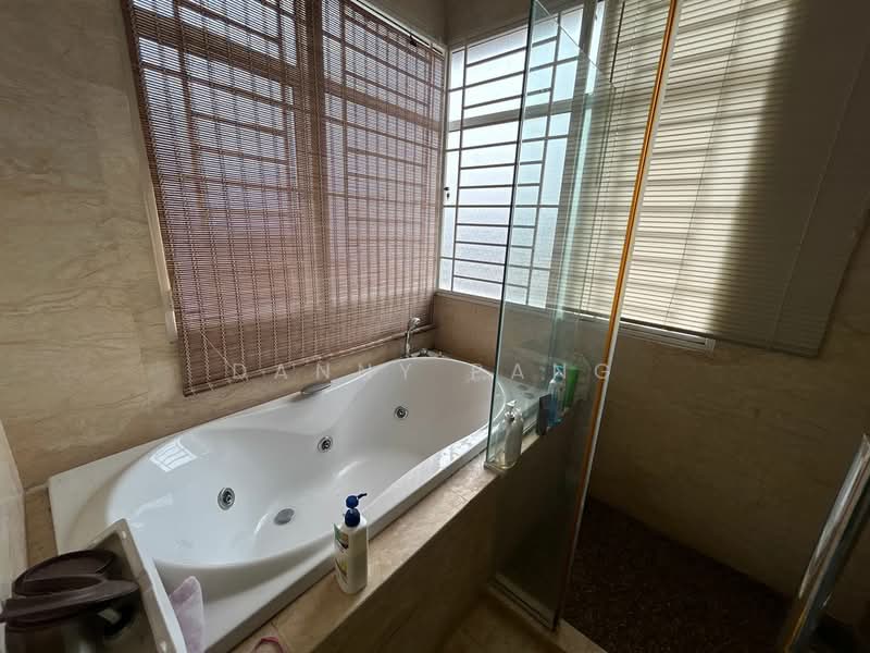 Rumah Banglo untuk Dijual di Bandar Puteri Puchong (Puchong) - Danny Pang - Bathroom - PropertyGuru.com.my