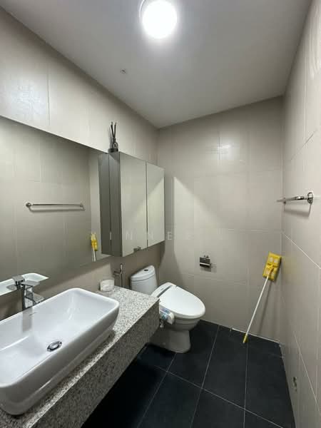 Condominium for Rent at Vertiq - Xinnee . - Bathroom - PropertyGuru.com.my