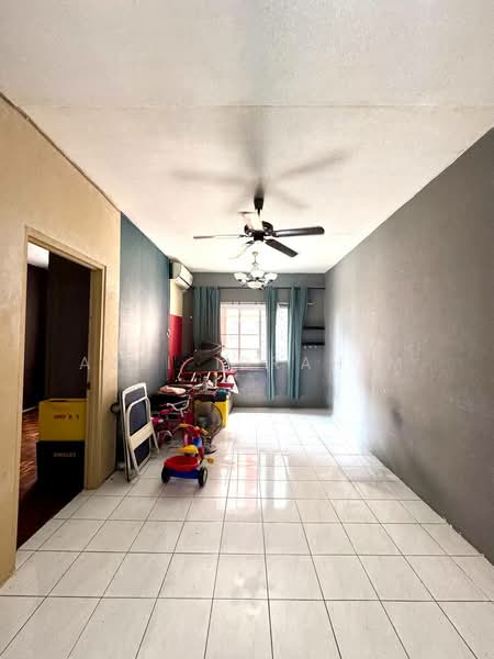 Apartment for Sale at Pangsapuri Cemara - Azli Ibrahim - Living Room - PropertyGuru.com.my