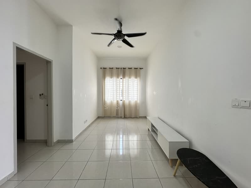 Rumah Teres 2 Tingkat untuk Dijual di Setia Utama (Setia Alam) - Jess Tee - Living Room - PropertyGuru.com.my