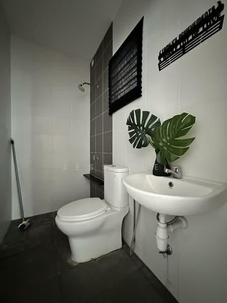 Rumah Teres 2 Tingkat untuk Dijual di Setia Utama (Setia Alam) - Jess Tee - Bathroom - PropertyGuru.com.my