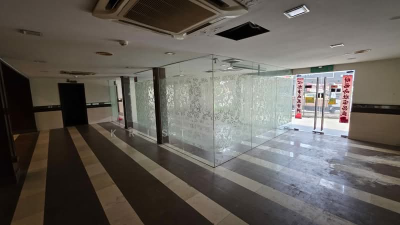 Commercial Bungalow for Rent in Kepong Baru (Kepong) - Krist Wooi - Entrance - PropertyGuru.com.my