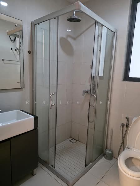Kondominium untuk Disewa di Bay Point @ Country Garden Danga Bay - Bernice Tee - Bathroom - PropertyGuru.com.my