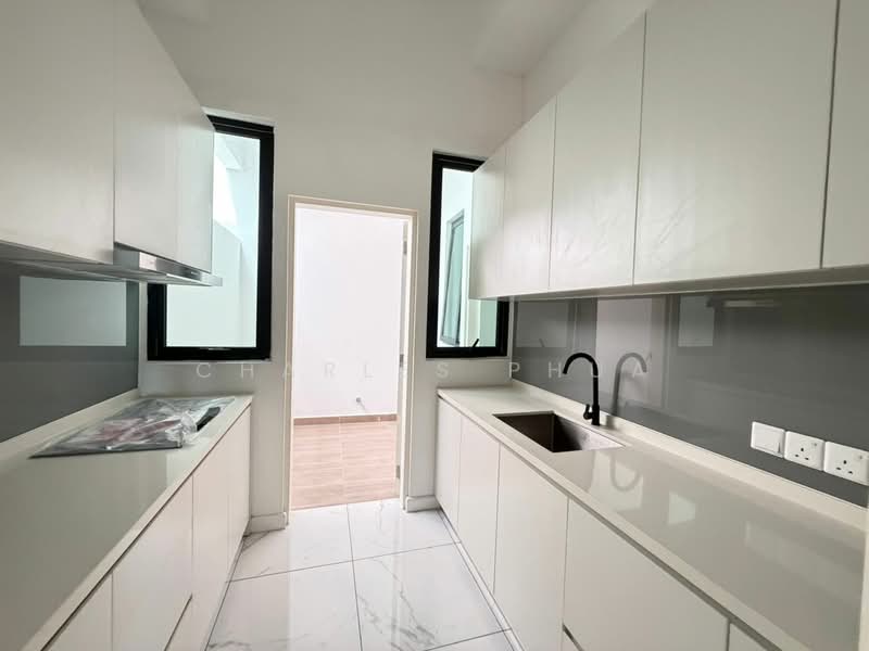 Service Residence for Sale at Cubic Botanical - Charles Phua - Kitchen - PropertyGuru.com.my