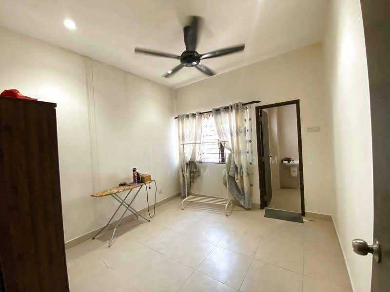 Terraced House for Sale in Rawang (Selangor) - Muhammad Iqmal Rahiman - Bedroom - PropertyGuru.com.my