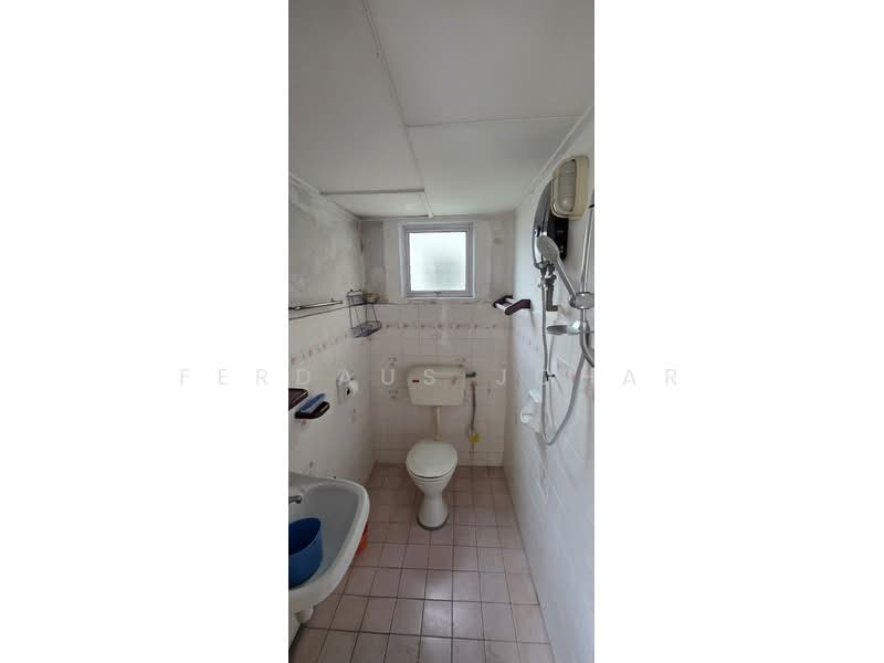 Apartment for Rent at Subang Perdana Goodyear Court 7 - Ferdaus Johar - Bathroom - PropertyGuru.com.my