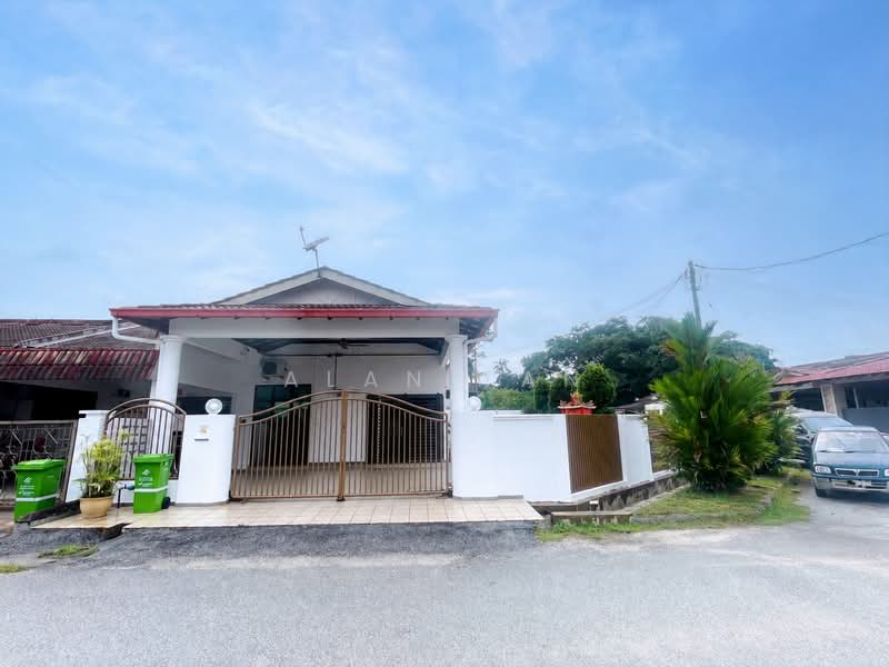 1-storey Terraced House for Sale in Taman Bukit Setongkol Jaya (Kuantan) - Alan Tan - Exterior - PropertyGuru.com.my
