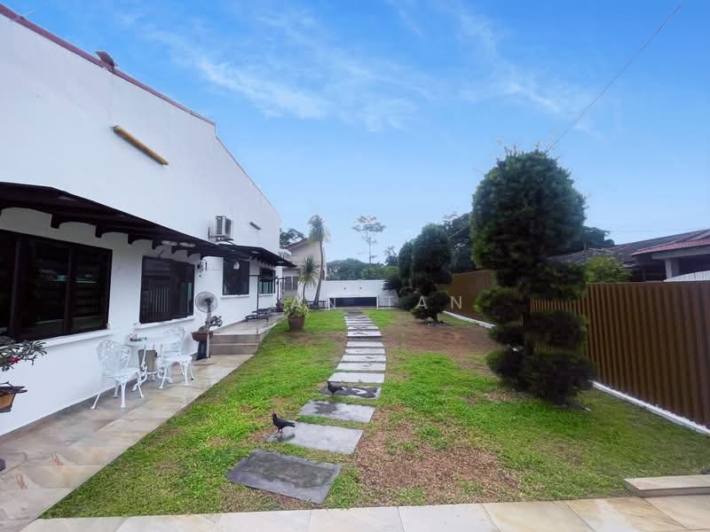1-storey Terraced House for Sale in Taman Bukit Setongkol Jaya (Kuantan) - Alan Tan - Exterior - PropertyGuru.com.my