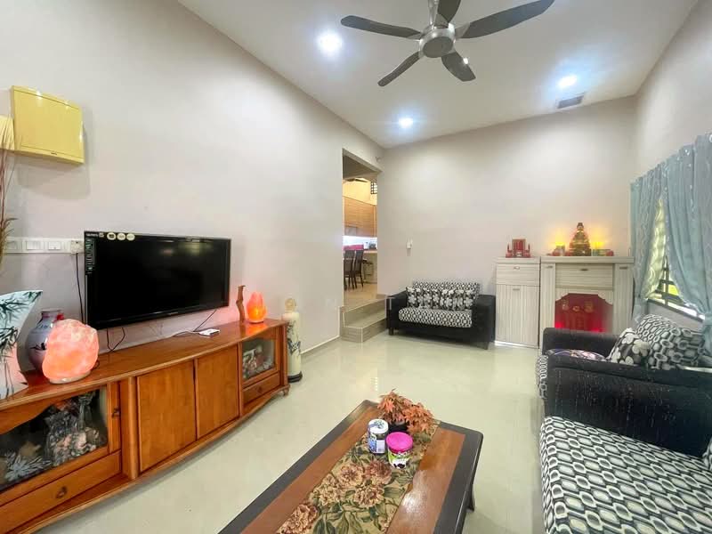 1-storey Terraced House for Sale in Taman Bukit Setongkol Jaya (Kuantan) - Alan Tan - Living Room - PropertyGuru.com.my