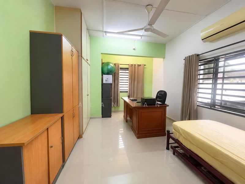 1-storey Terraced House for Sale in Taman Bukit Setongkol Jaya (Kuantan) - Alan Tan - Study - PropertyGuru.com.my
