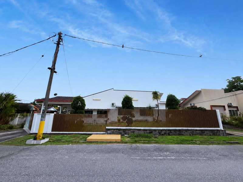 1-storey Terraced House for Sale in Taman Bukit Setongkol Jaya (Kuantan) - Alan Tan - Exterior - PropertyGuru.com.my