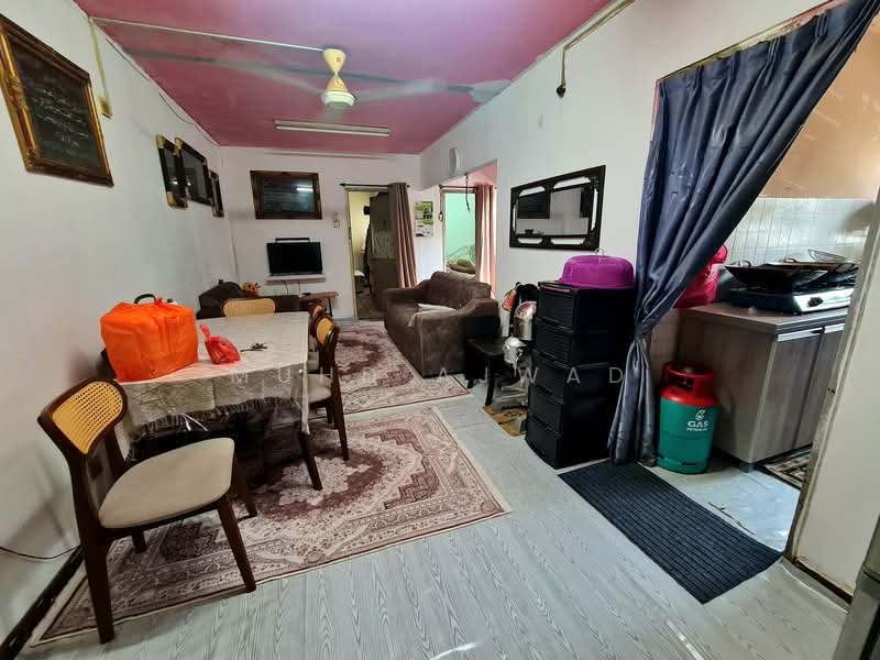 Rumah Flat untuk Dijual di Bandar Baru Bangi Seksyen 2 - Muhd Ajwad - Living Room - PropertyGuru.com.my