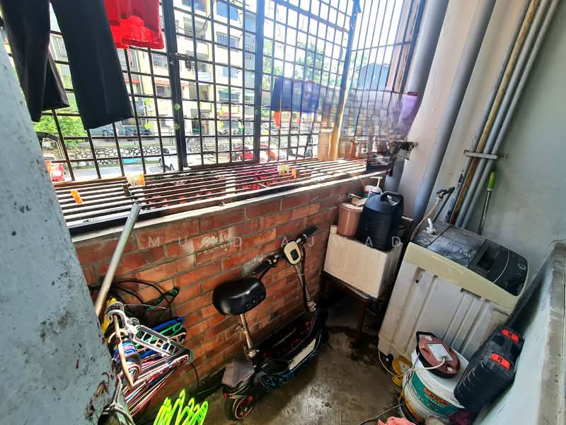 Rumah Flat untuk Dijual di Bandar Baru Bangi Seksyen 2 - Muhd Ajwad - Balcony - PropertyGuru.com.my