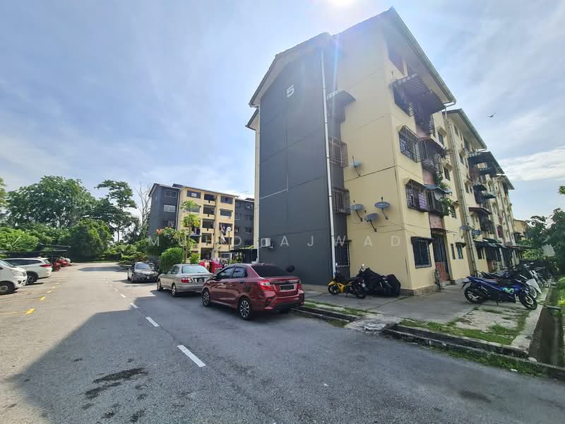 Rumah Flat untuk Dijual di Bandar Baru Bangi Seksyen 2 - Muhd Ajwad - Exterior - PropertyGuru.com.my