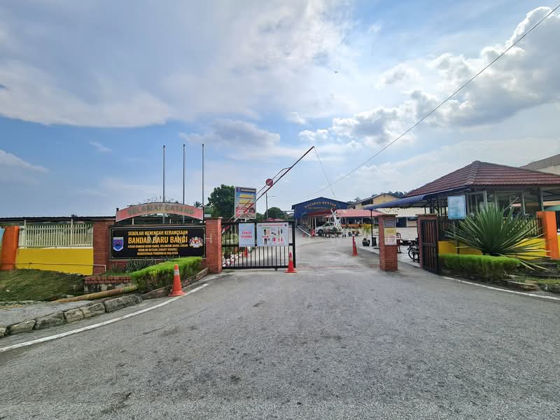 Rumah Flat untuk Dijual di Bandar Baru Bangi Seksyen 2 - Muhd Ajwad - Secondary School - PropertyGuru.com.my