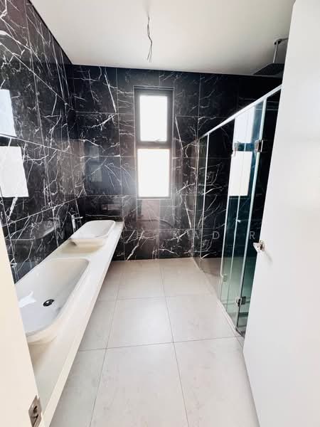 Bungalow for Sale in Bandar Gamuda Cove (Dengkil) - Najah Kadir - Bathroom - PropertyGuru.com.my