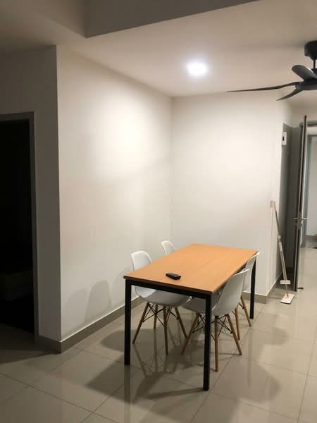 Servis Apartment untuk Disewa di Utropolis Urbano - Hong Ng - Dining Room - PropertyGuru.com.my