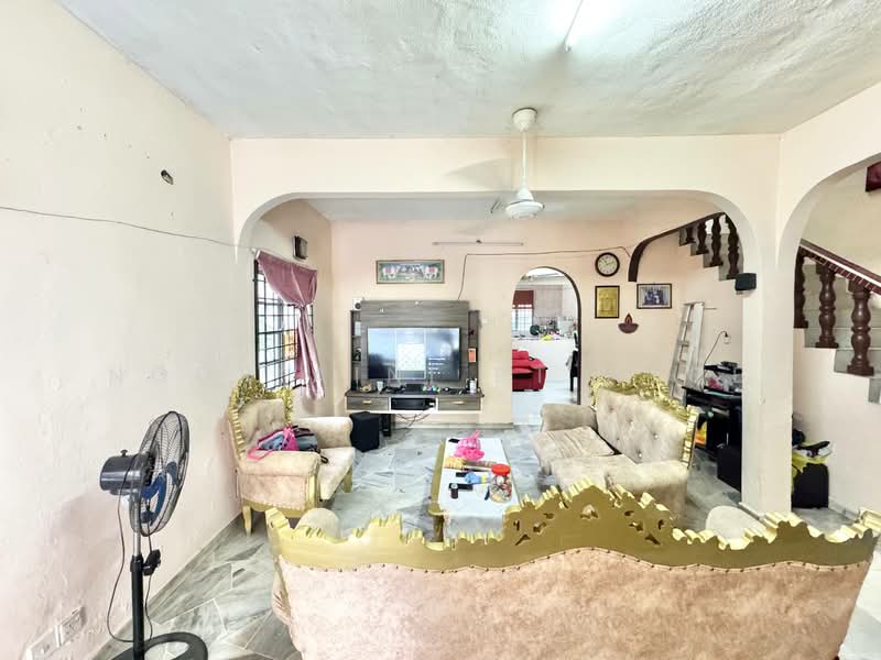 Rumah Teres 2 Tingkat untuk Dijual di Taman Medan Baru (Petaling Jaya) - Noor Aini Bt Ayob - Living Room - PropertyGuru.com.my