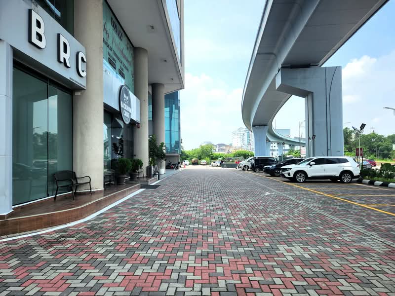 Kedai / Pejabat untuk Disewa di Kajang (Selangor) - Jay Tan - Driveway - PropertyGuru.com.my