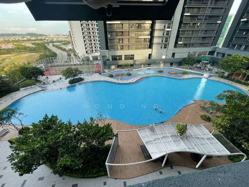 Servis Apartment untuk Disewa di Setia City Residences - Hong Ng - Pool - PropertyGuru.com.my