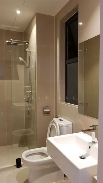 Servis Apartment untuk Disewa di South View - Ally Lee - Bathroom - PropertyGuru.com.my